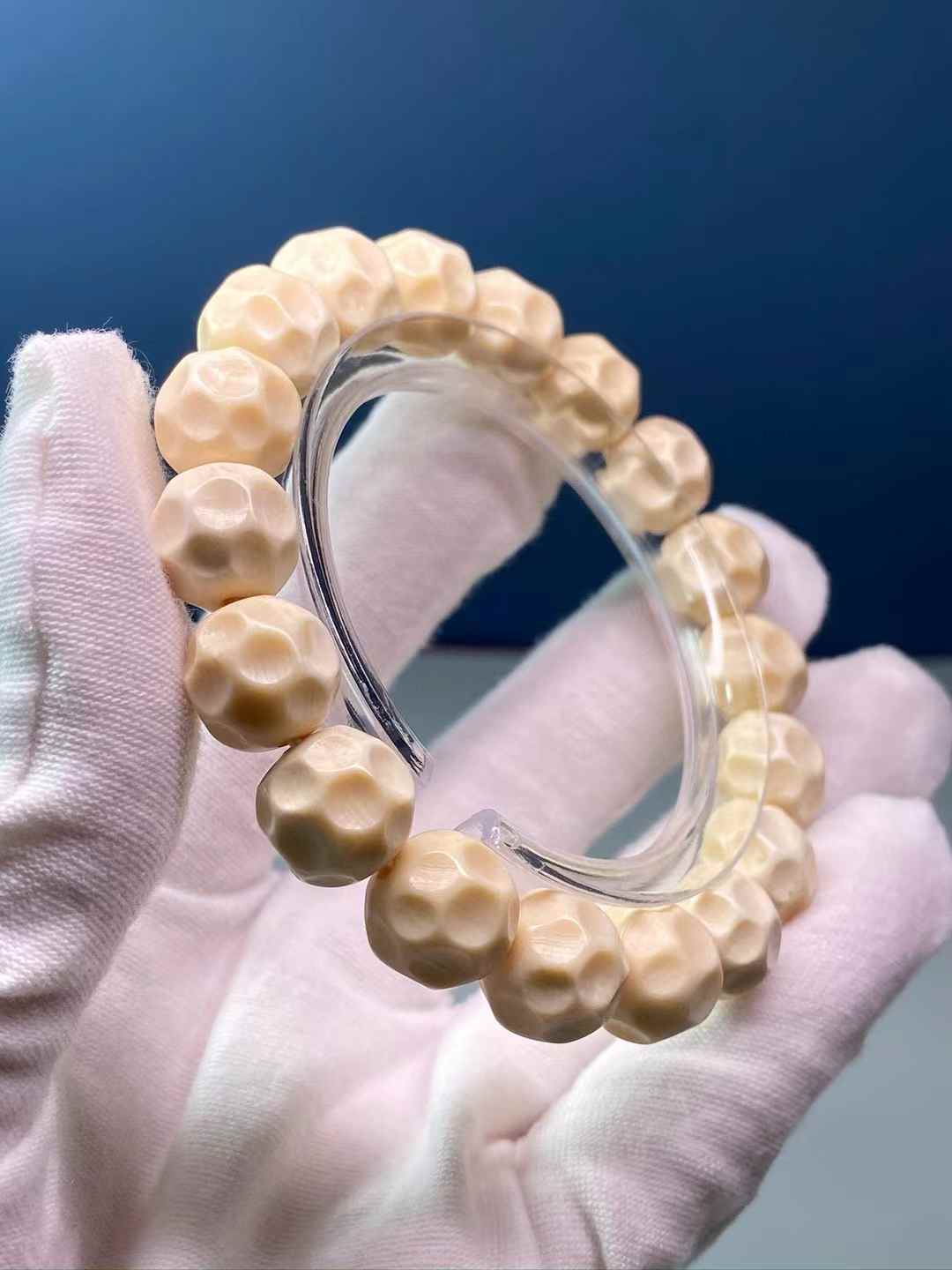 Gelang Manik Tak Berbentuk