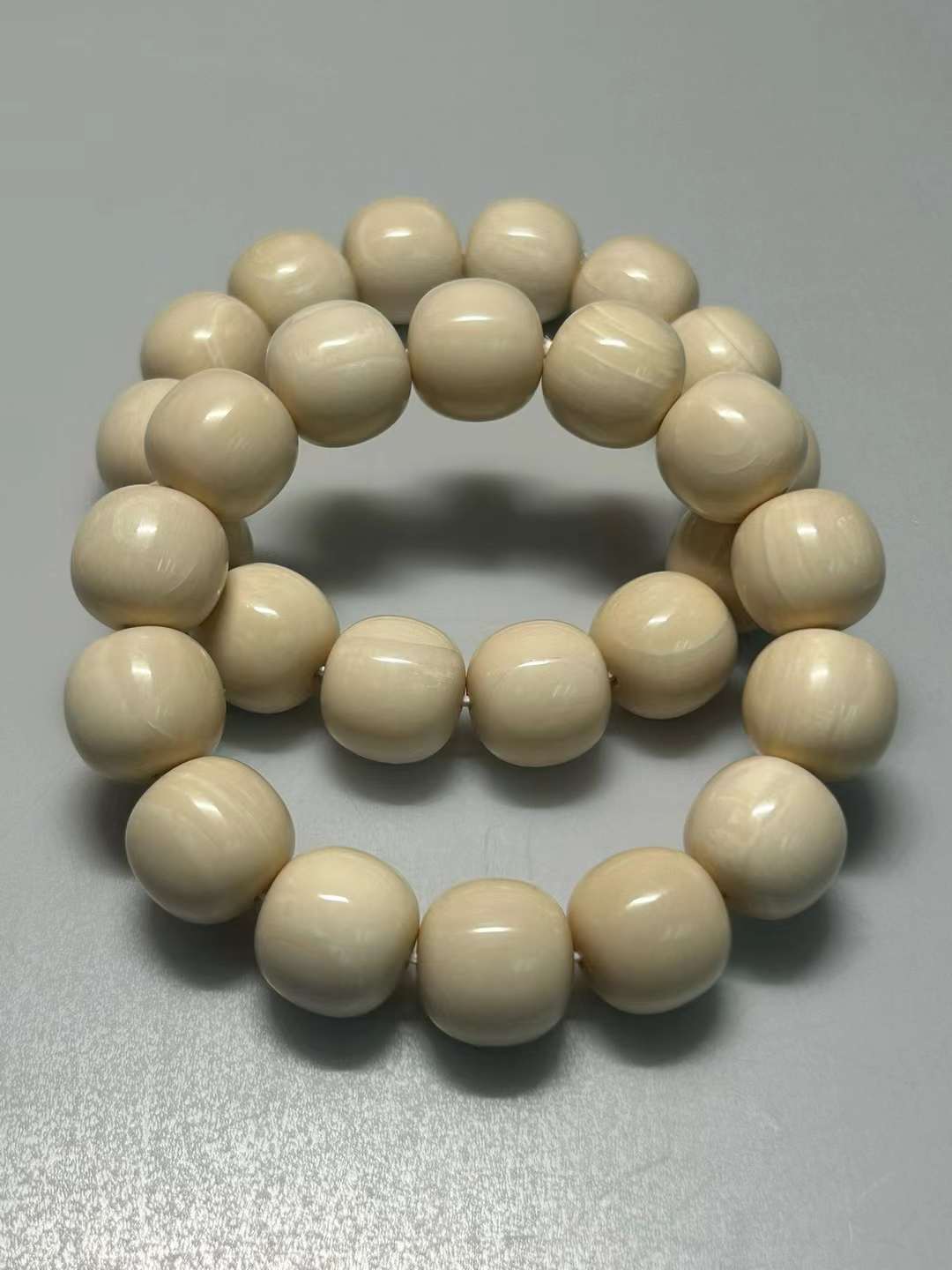 16/15mm Old Style Bead Bracelet