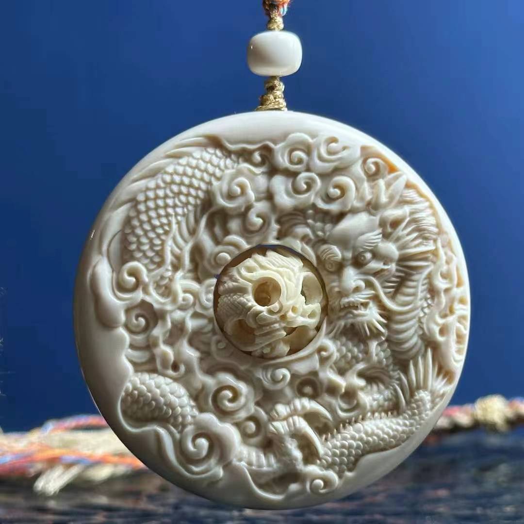 Liontin Naga Ganda Premium Bermain dengan Mutiara