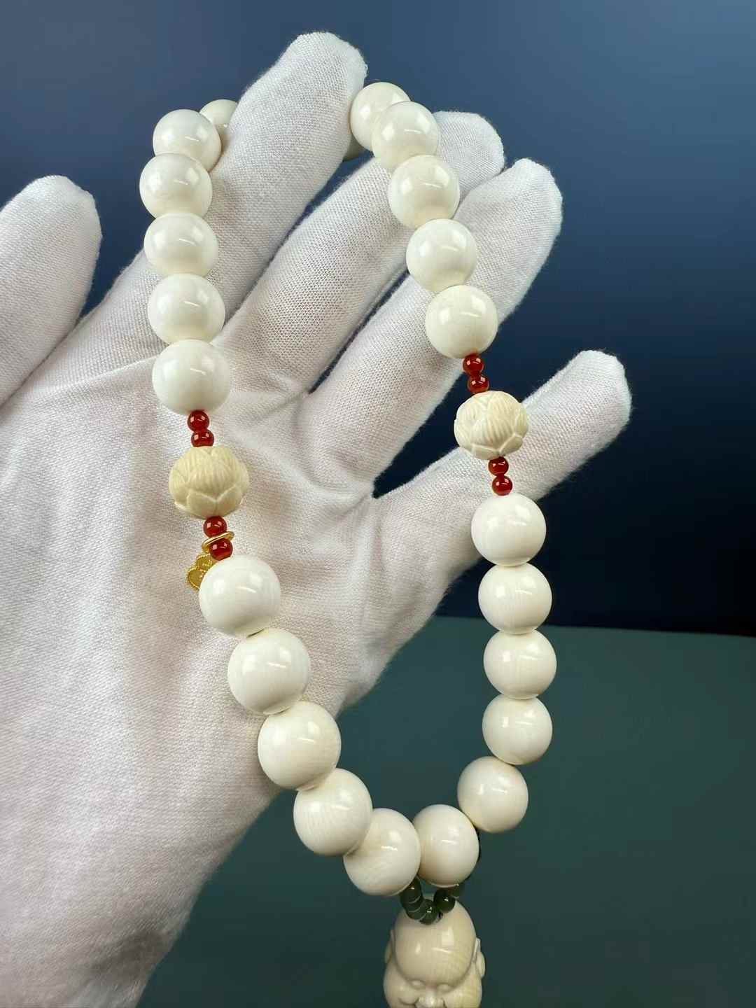 Vintage Bead Handheld