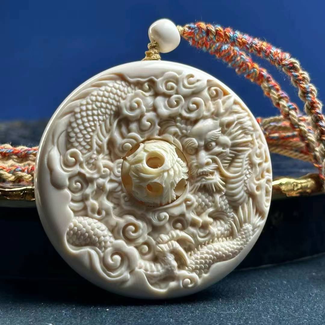 Liontin Naga Ganda Premium Bermain dengan Mutiara