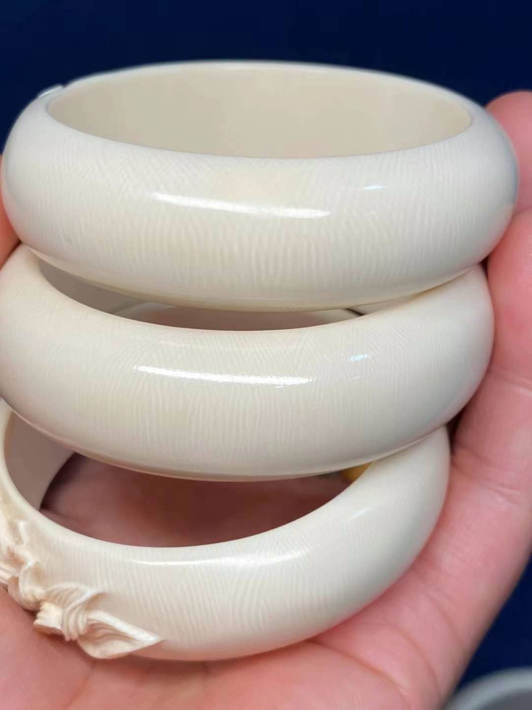 2.0 Carved Bangle