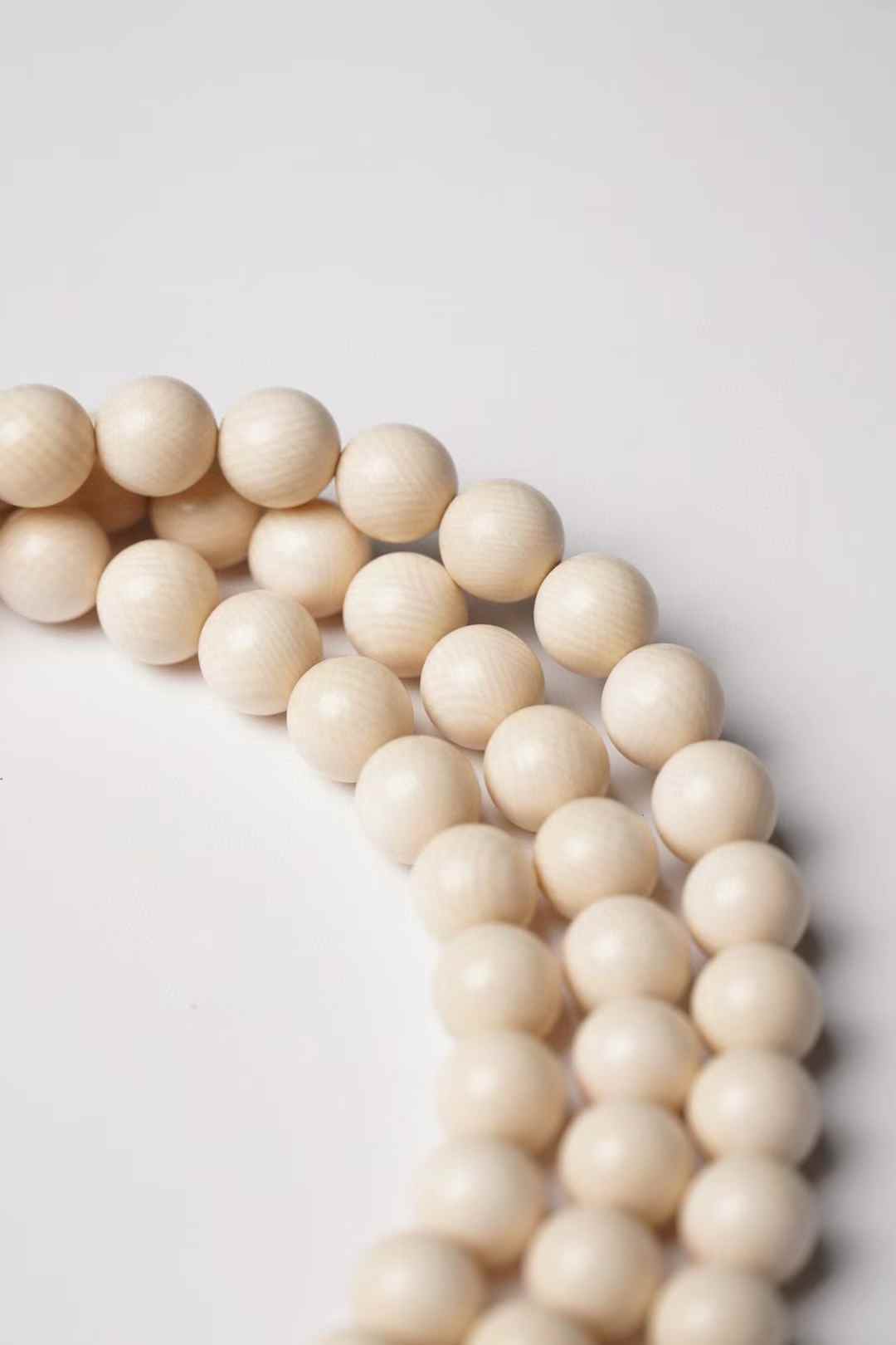 Full pattern round beads