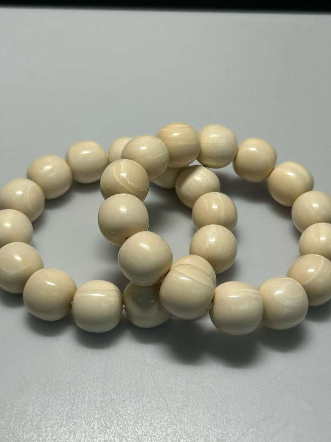 16/15mm Old Style Bead Bracelet