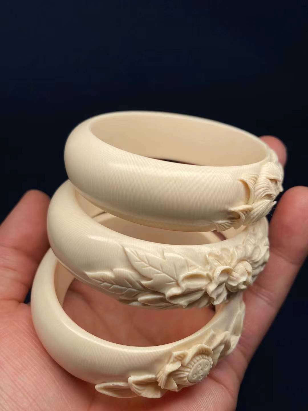 2.0 Carved Bangle