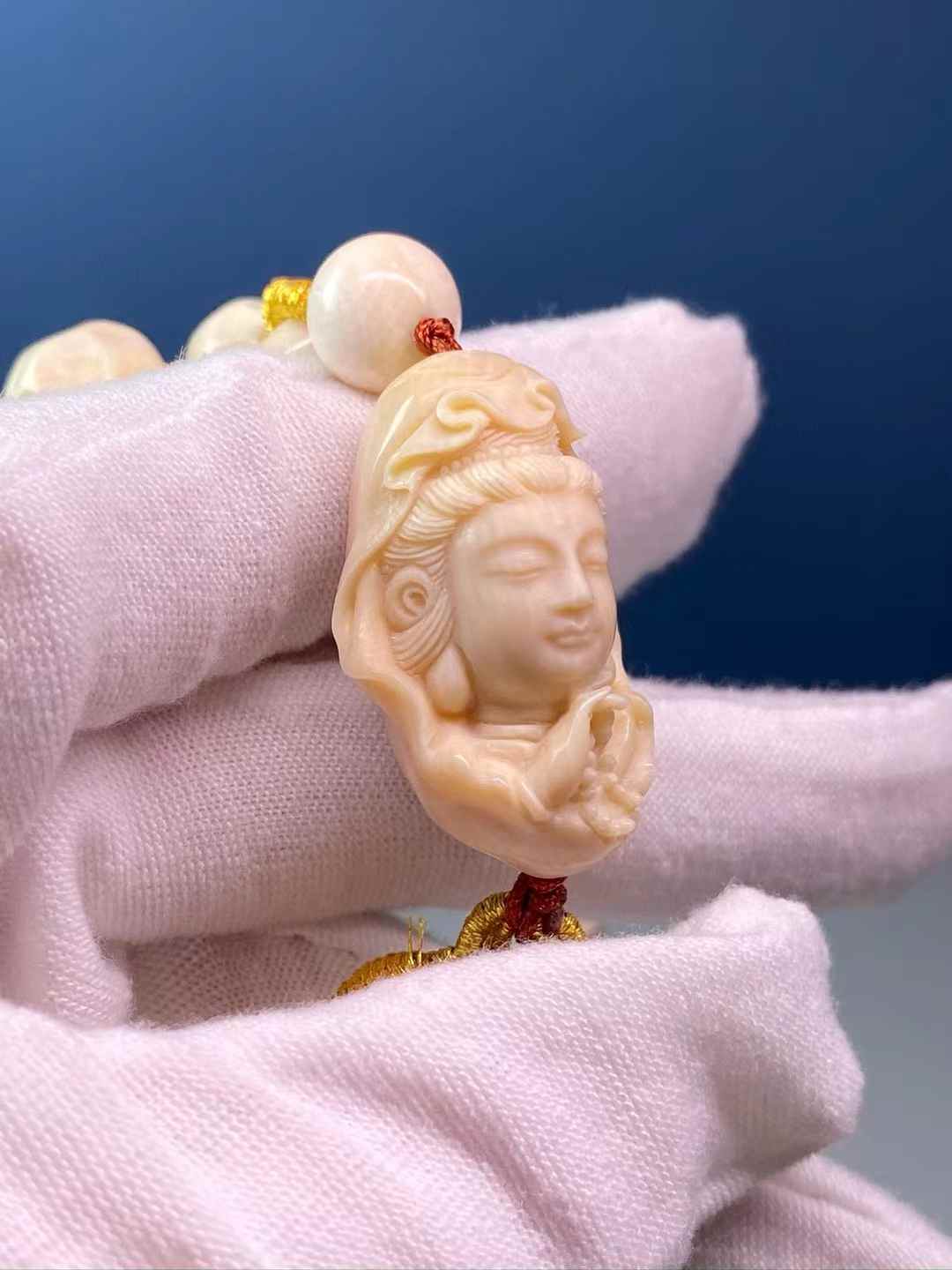 Pegang Tangan Manik Tanpa Bentuk