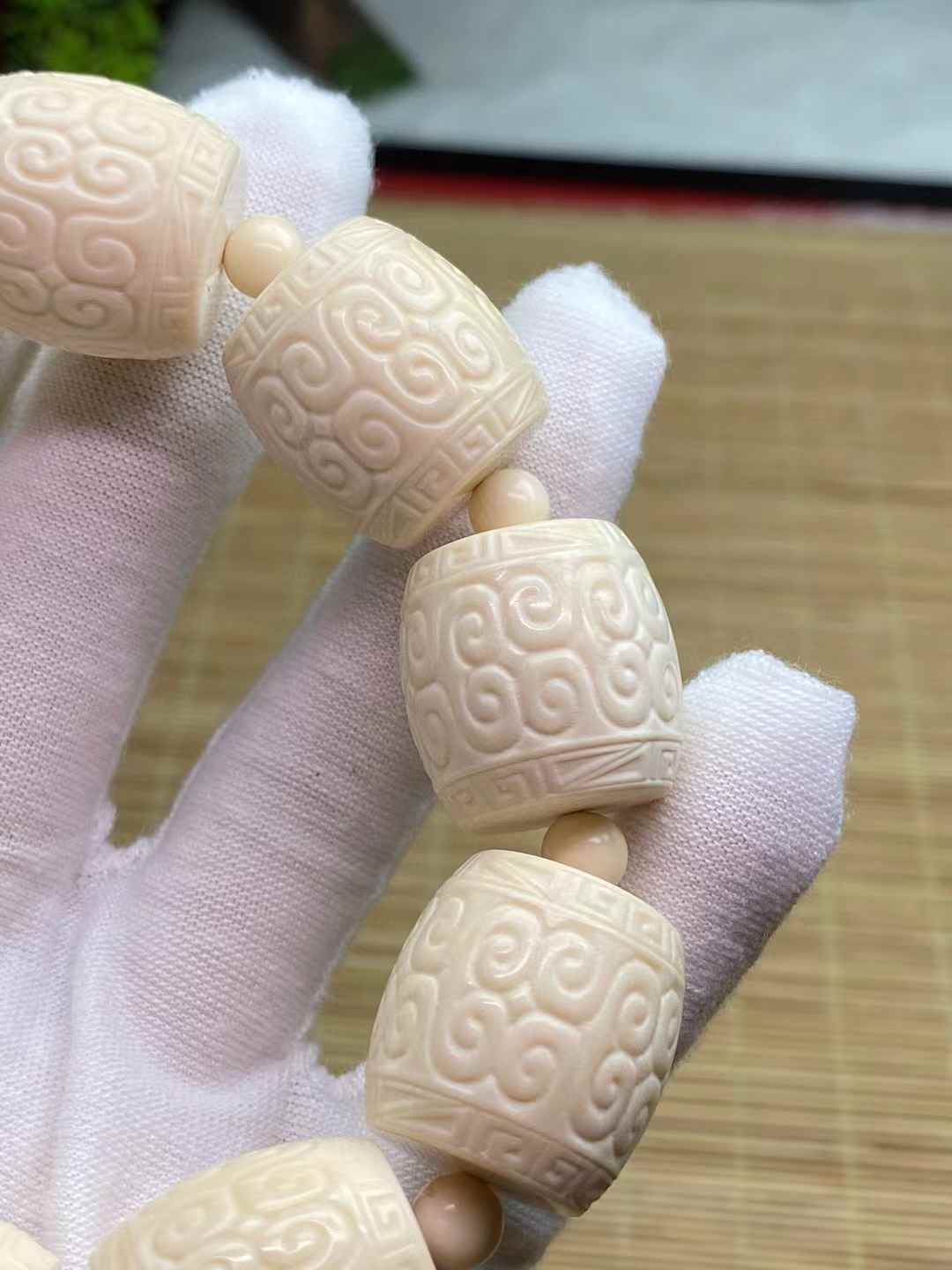 Gelang Manik-manik Laras Bermotif Awan