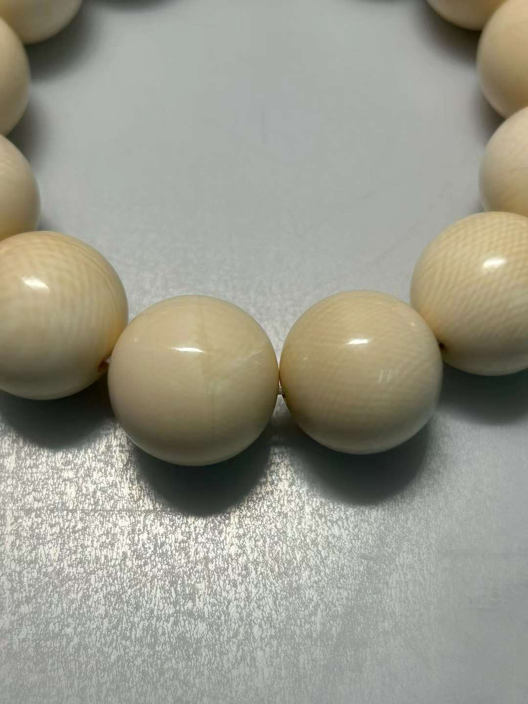 18mm Round Beads (13 Pieces)
