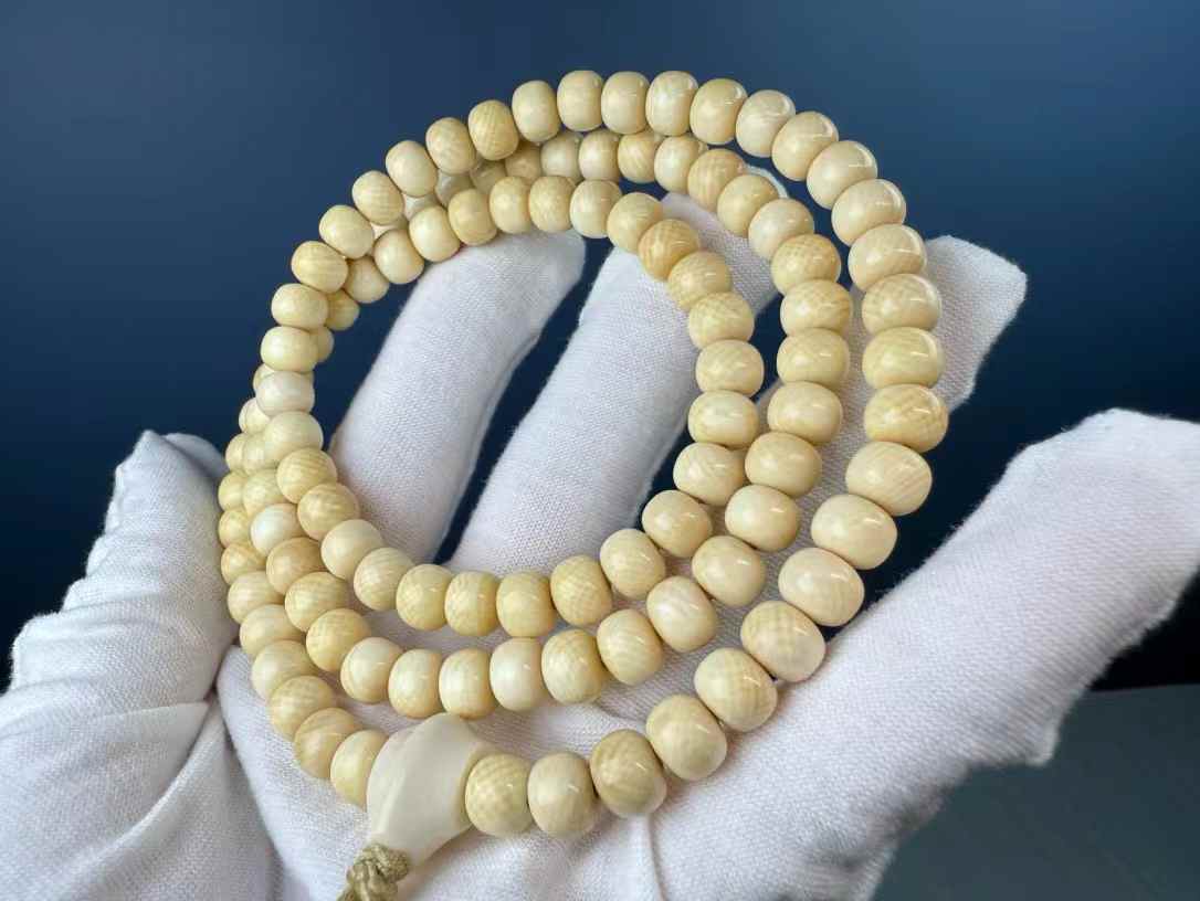 Manik Vintage Asli Berwarna Penuh