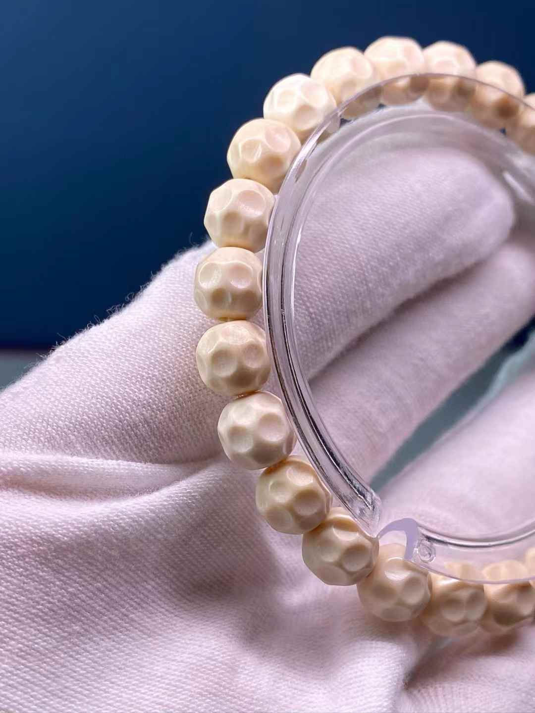 Gelang Manik Tak Berbentuk