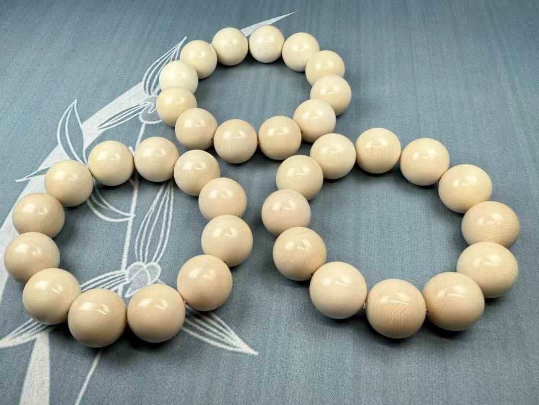 Gelang Manik Bulat