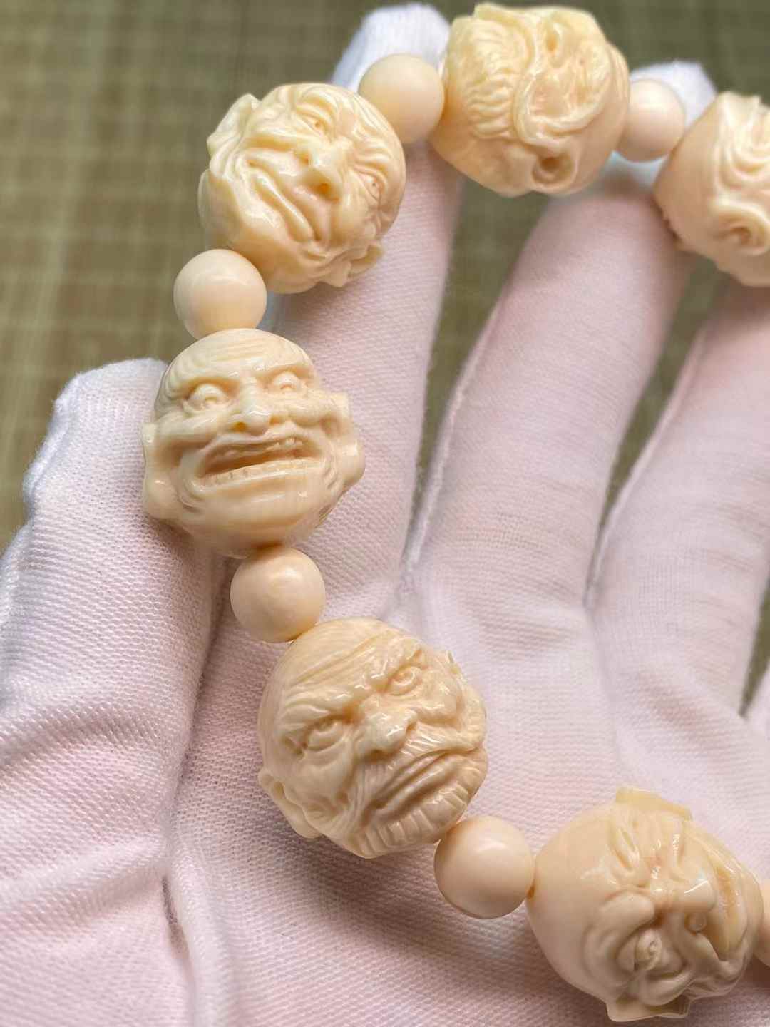 Gelang Delapan Belas Arhat