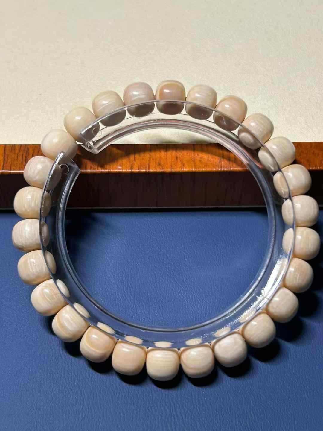 8/7mm Blue Eye Bracelet