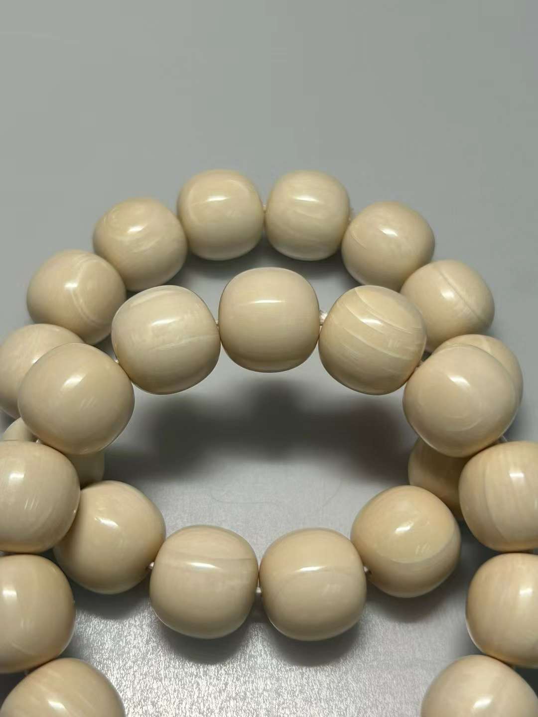 16/15mm Old Style Bead Bracelet
