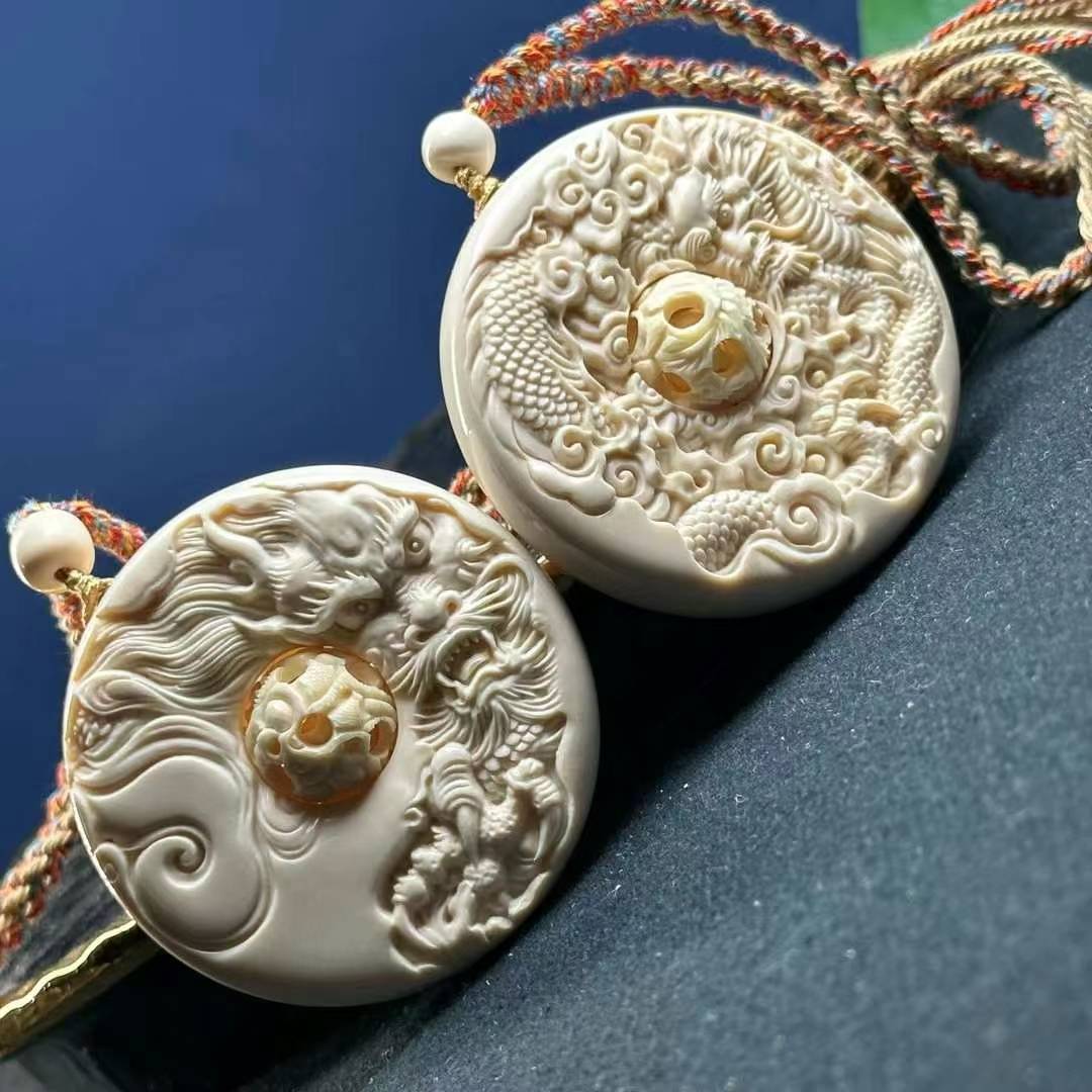 Liontin Naga Ganda Premium Bermain dengan Mutiara