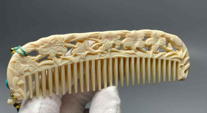 Jade Magnolia Comb