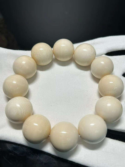 20mm Round Beads (12 Pieces)