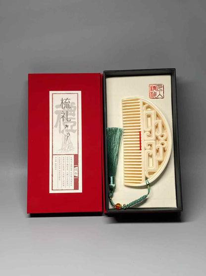 Palace Style Antique Comb